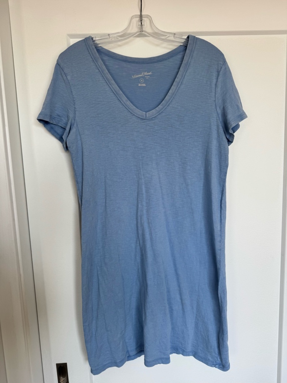 Universal Thread Light Blue V-Neck Short Sleeve Tee